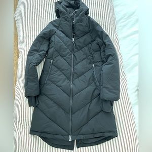 All in motion parka winter jacket in black. Size S.